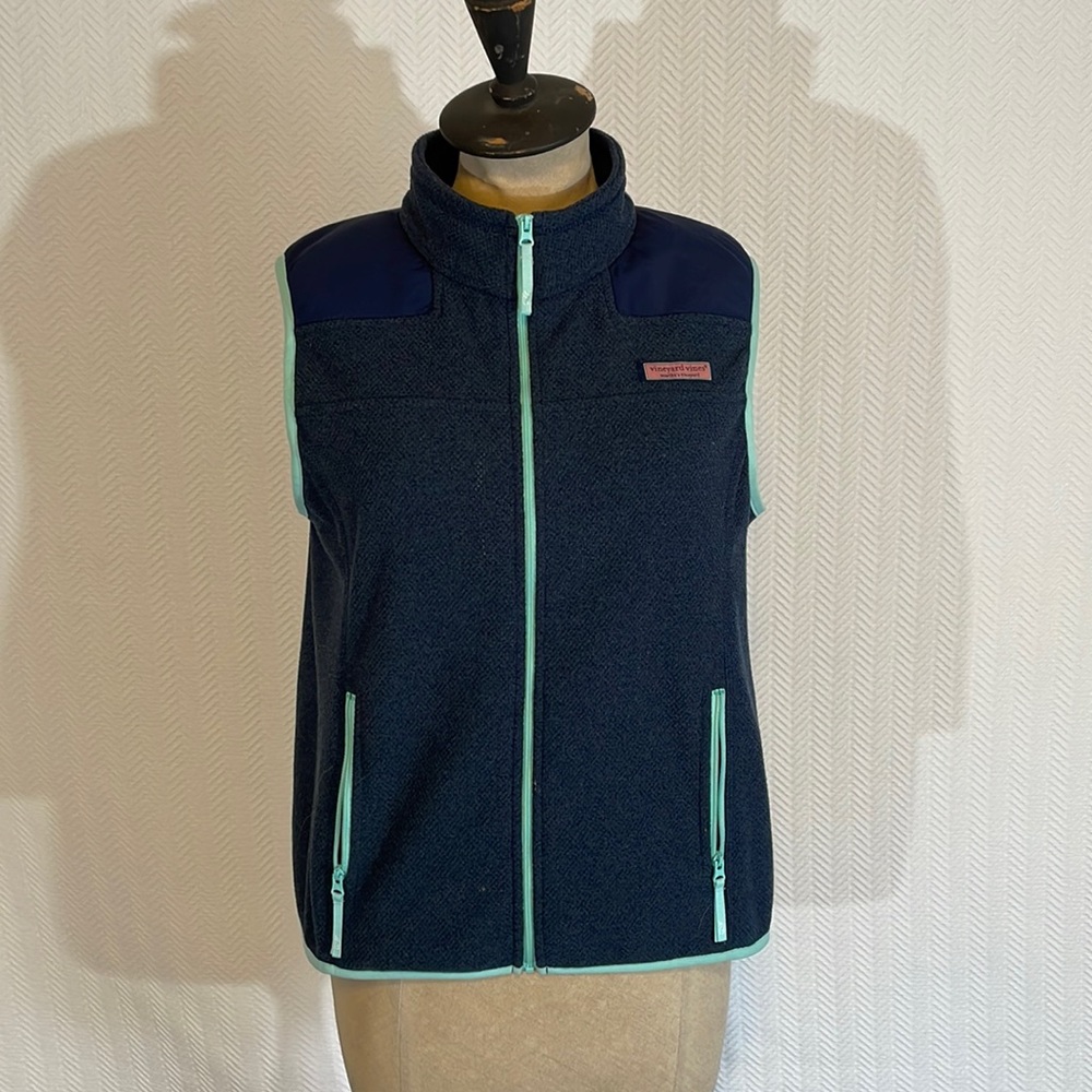 Vineyard Vines Girls fleece vest